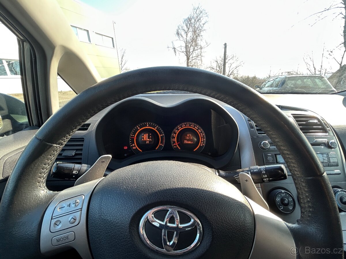 TOYOTA AURIS hatchback, rok výroby 2007 - 3