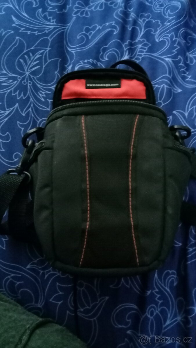 Nikon D3000 - 3