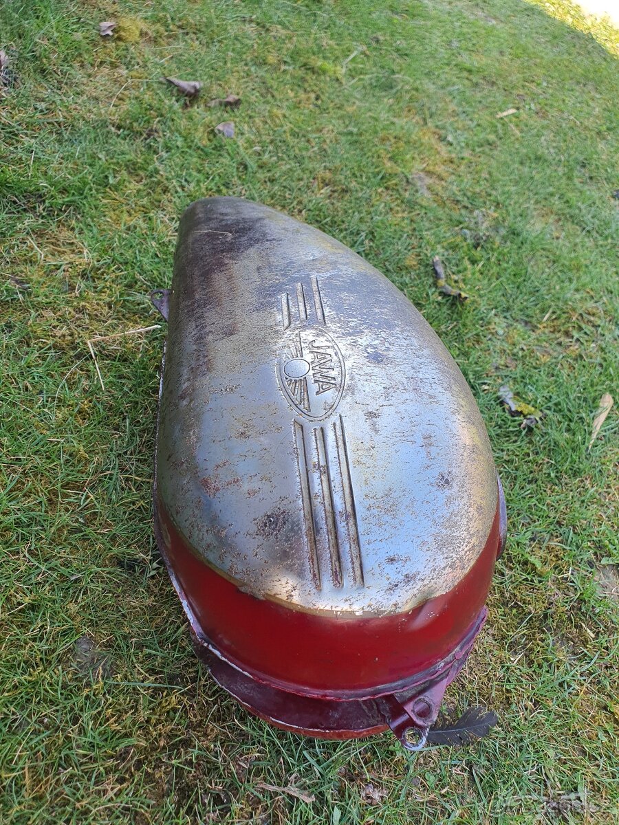 Jawa Pérák - 3