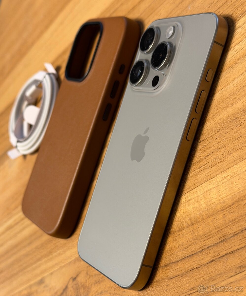 iPhone 15 Pro - 256 GB - 3