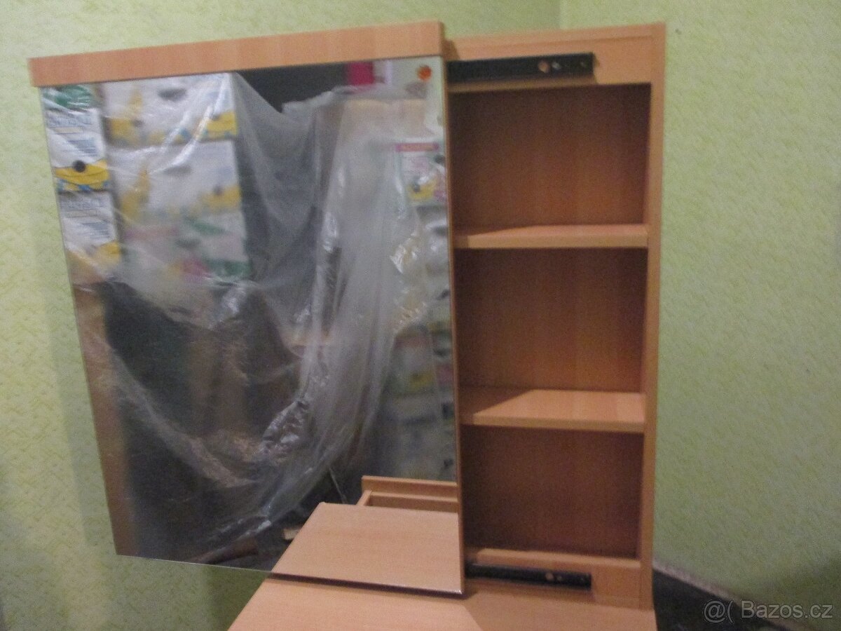 Kosmetický stolek - 3