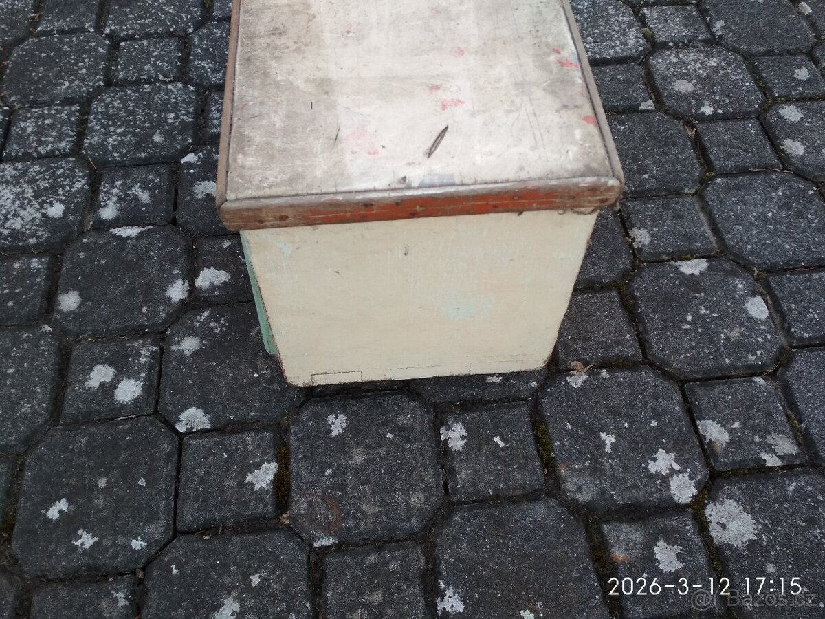 Stará skříňka - 3