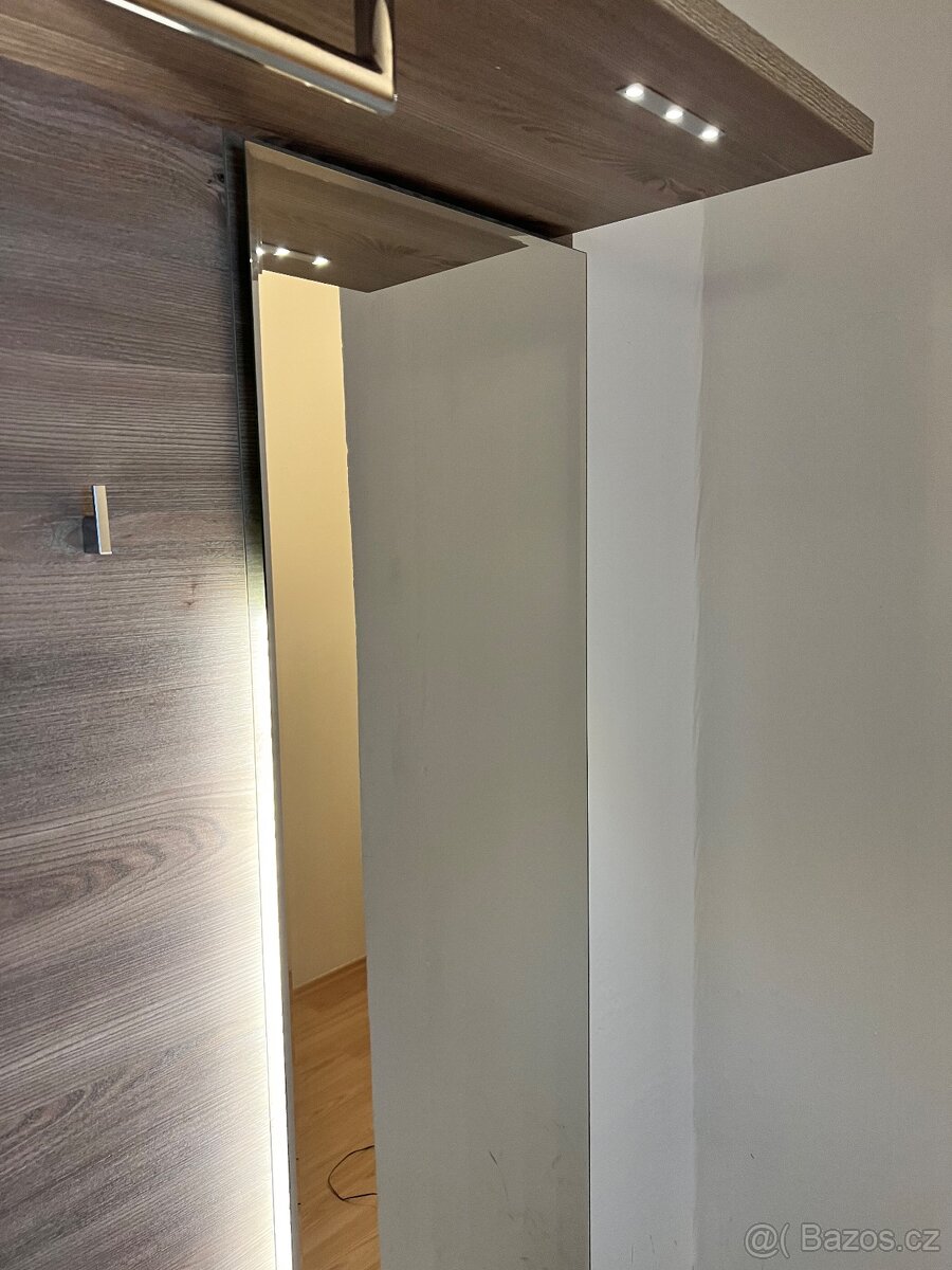 Předsíňová stěna - 3