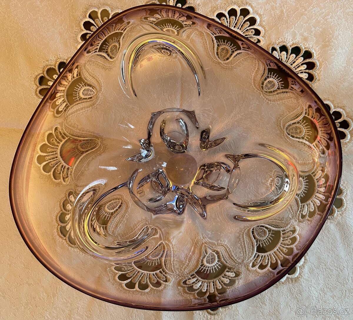 Fialová mísa hutní sklo Chřibská (Hospodka?) - 3