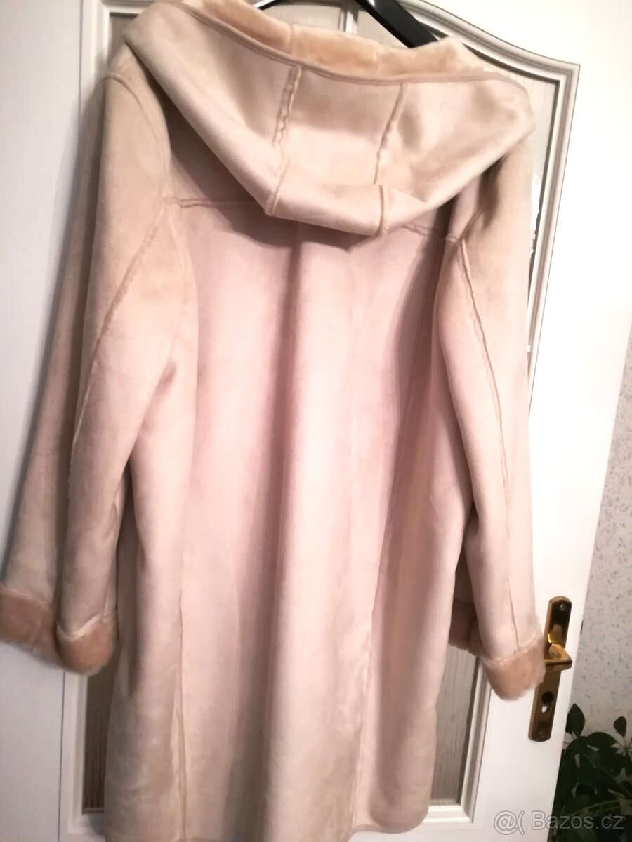 BÉŽOVÝ KABÁT S KOŽÍŠKEM, VEL. 48 - 3