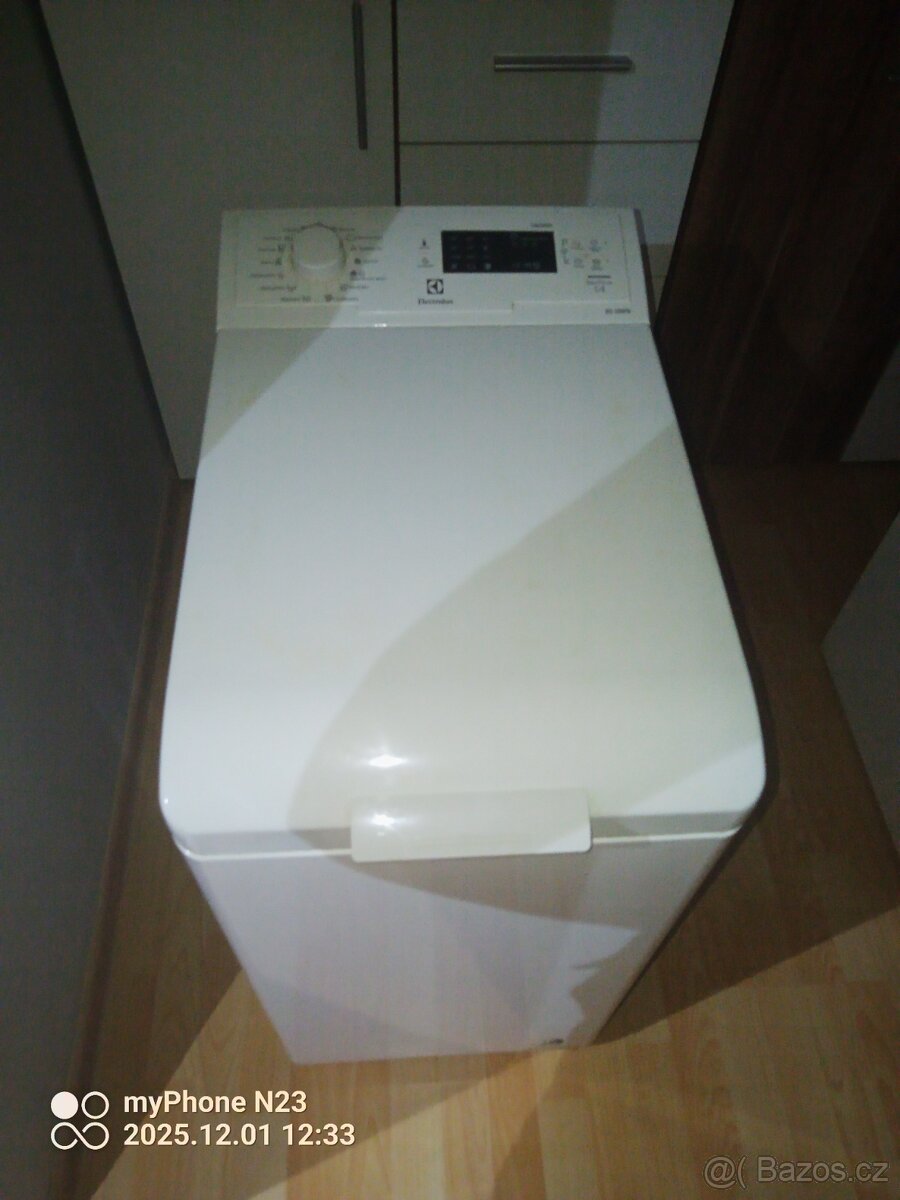 Vrchem plněná pračka Electrolux - 3