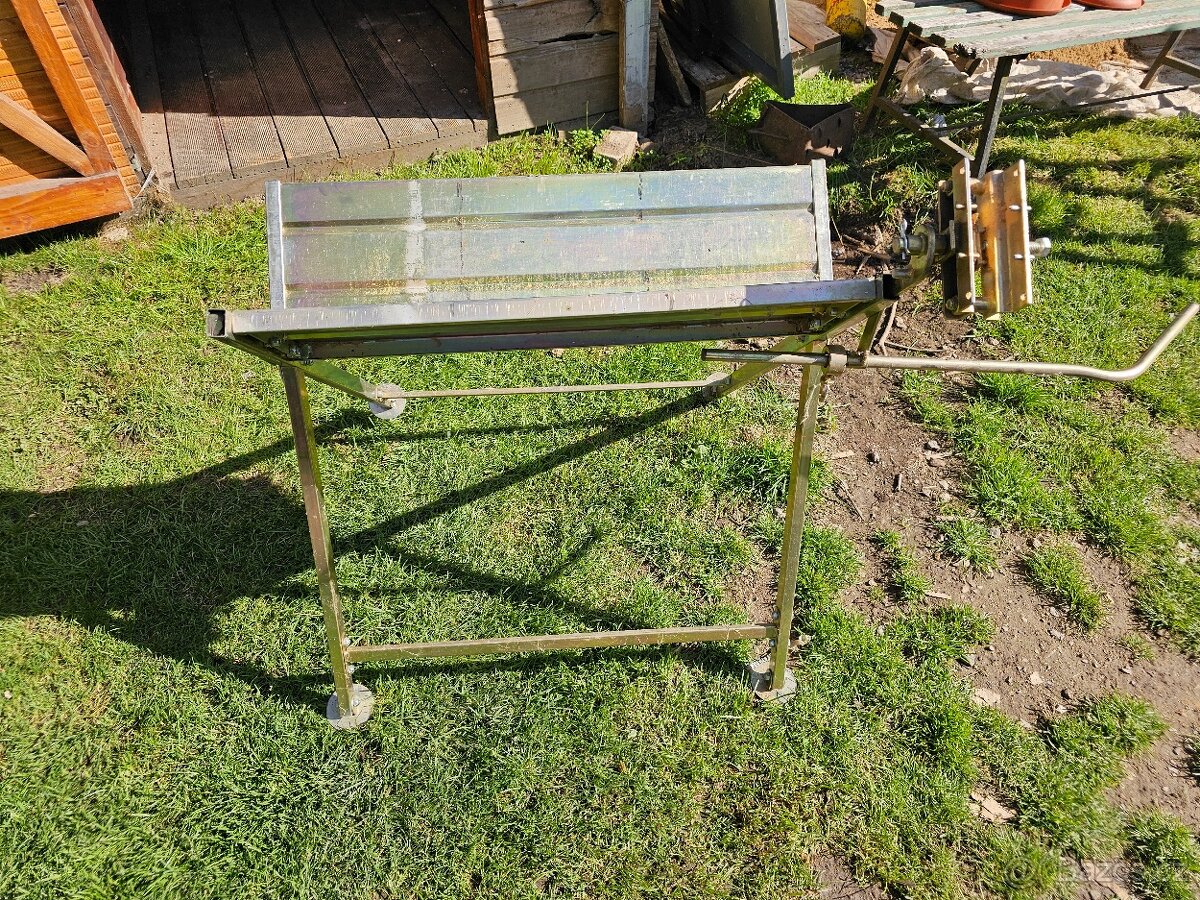 Koza na řezání dřeva s držákem pily - 3