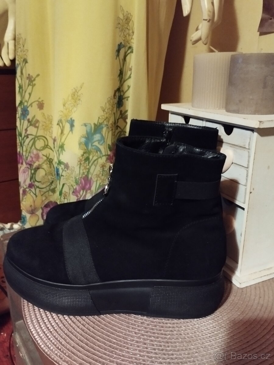 černé kotníkové boty na platformě - 3