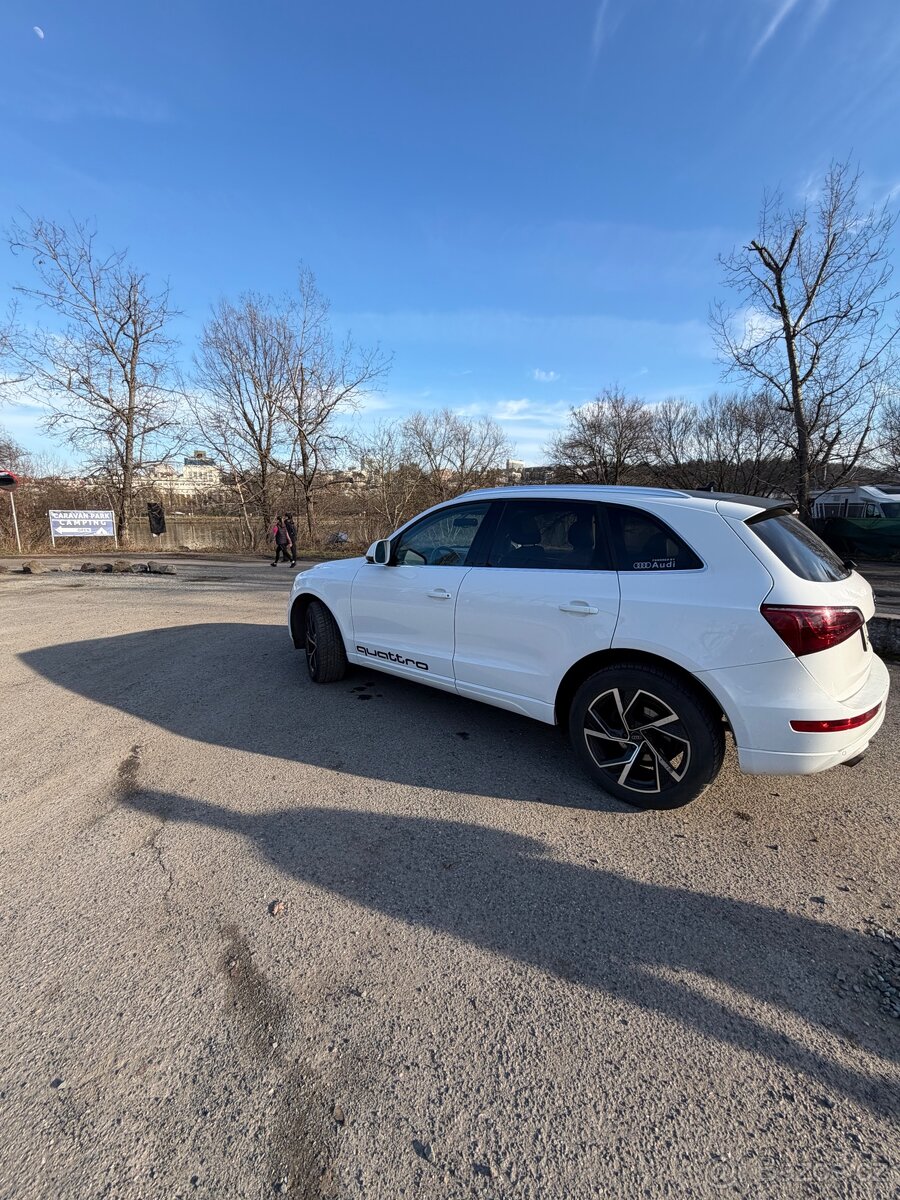 Audi Q5, rok 2010 - 3