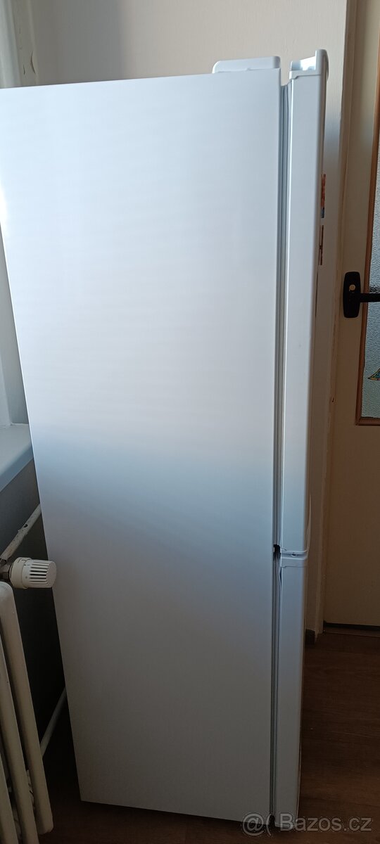 Lednička s mrazákem - 3