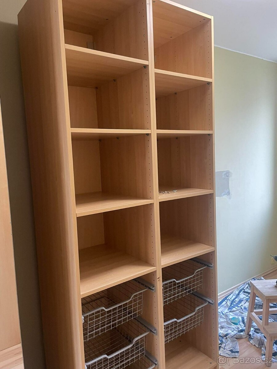 Prodám dvě vysoké skříně - 3