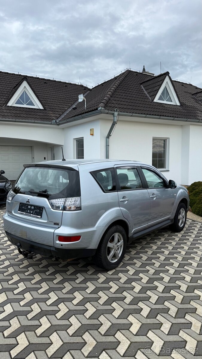 MITSUBISHI OUTLANDER 2.0i 108kw 4x2 - 3
