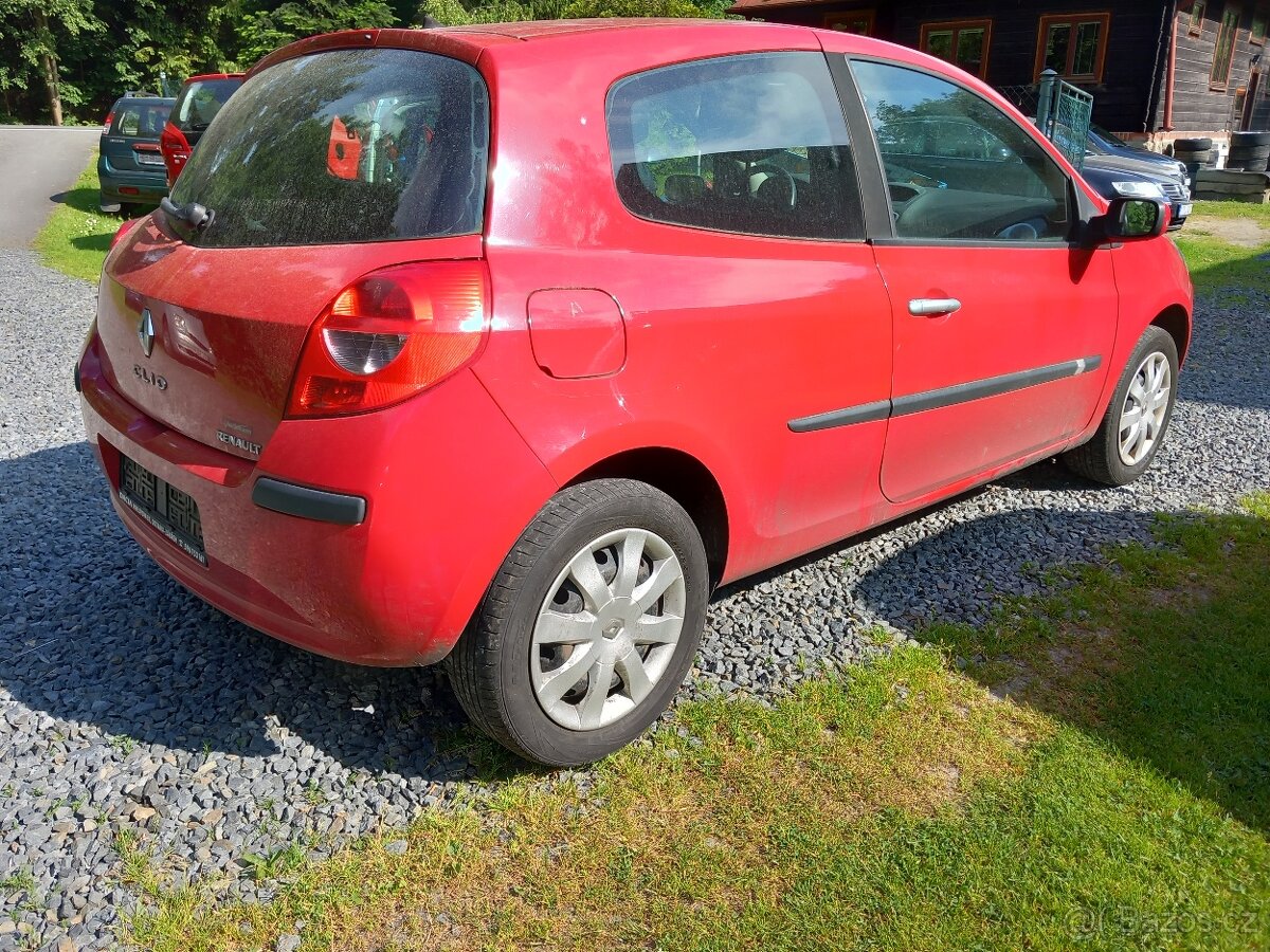 NÁHRADNÍ DÍLY - Renault Clio - 3