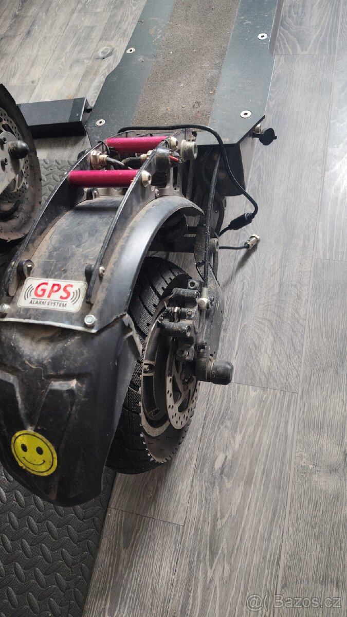Els moto Q8 - 3