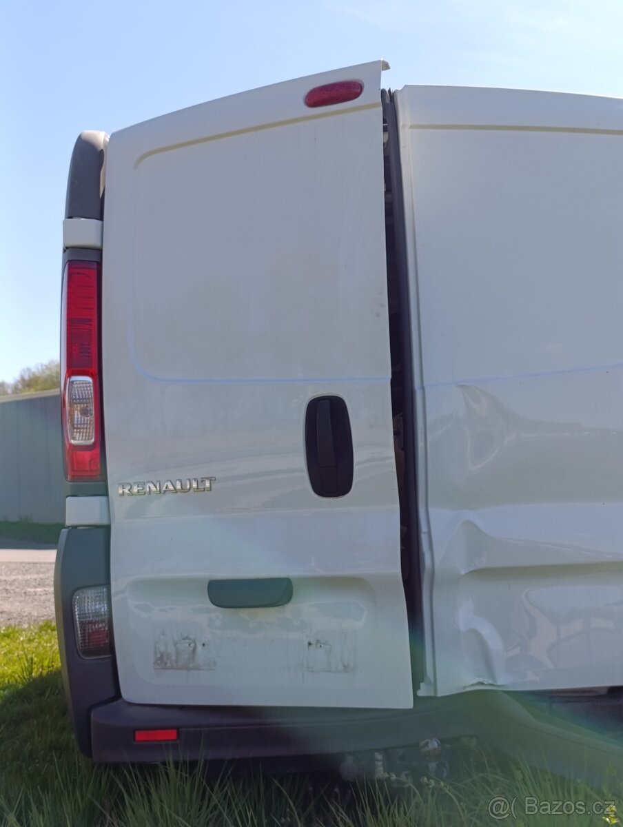 Renault Trafic 2.0 74kw na díly - 3