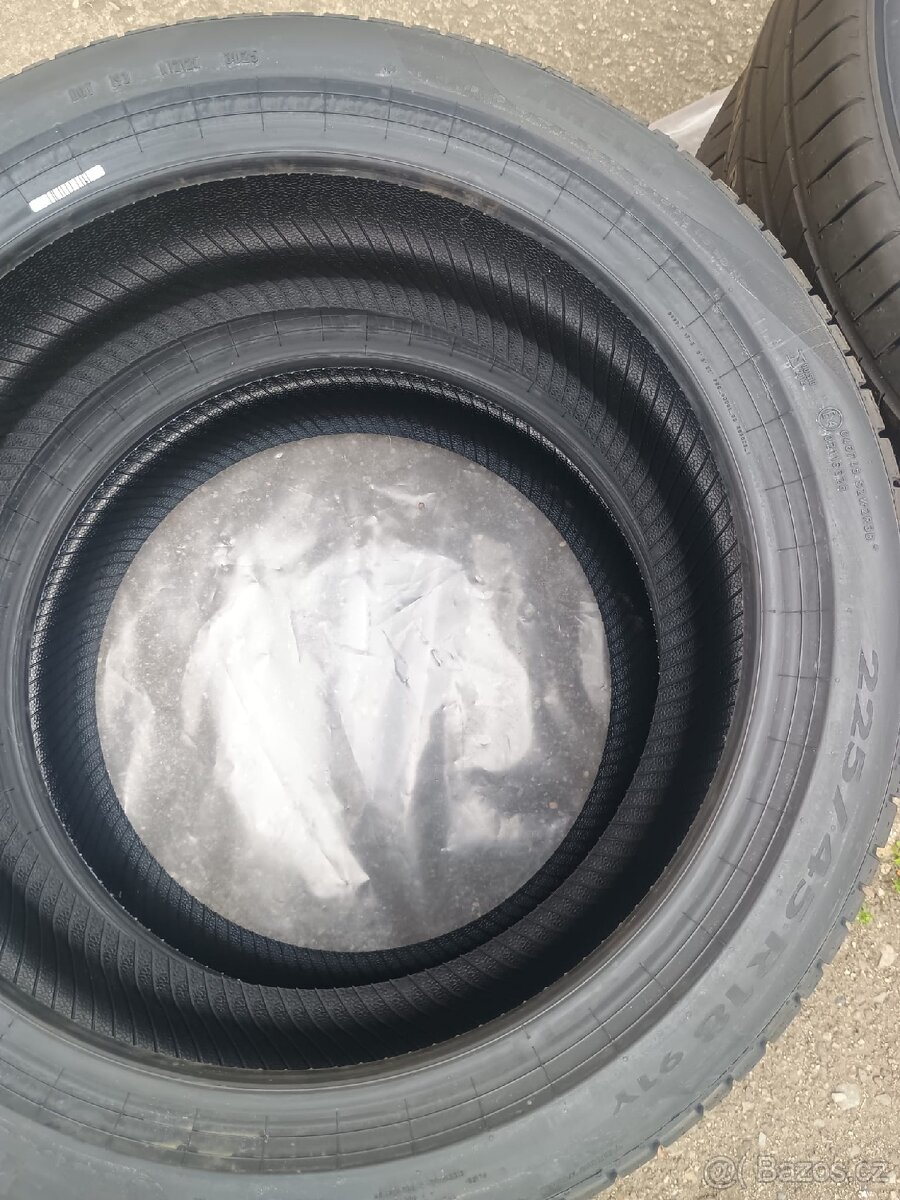 Pneu nové 225/45/18 - 3