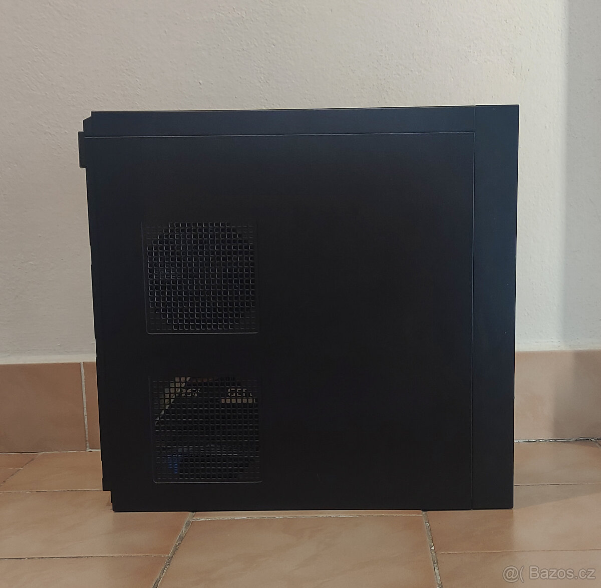 Kompaktní herní počítač s RX 6600 8GB - 3