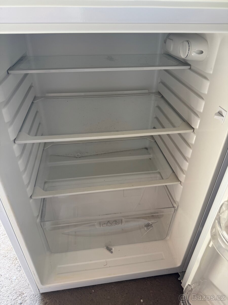 Lednička značky Indesit A+ - 3