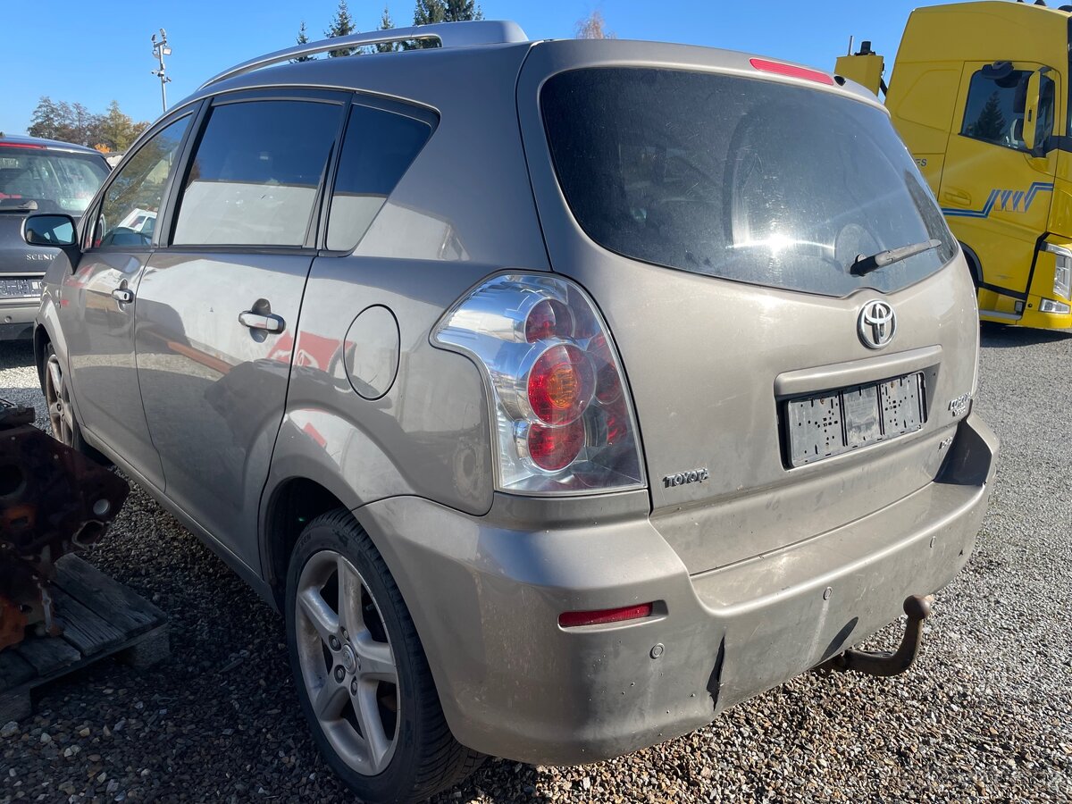 TOYOTA COROLLA VERSO 2.2 D-CAT 7 mist - 3