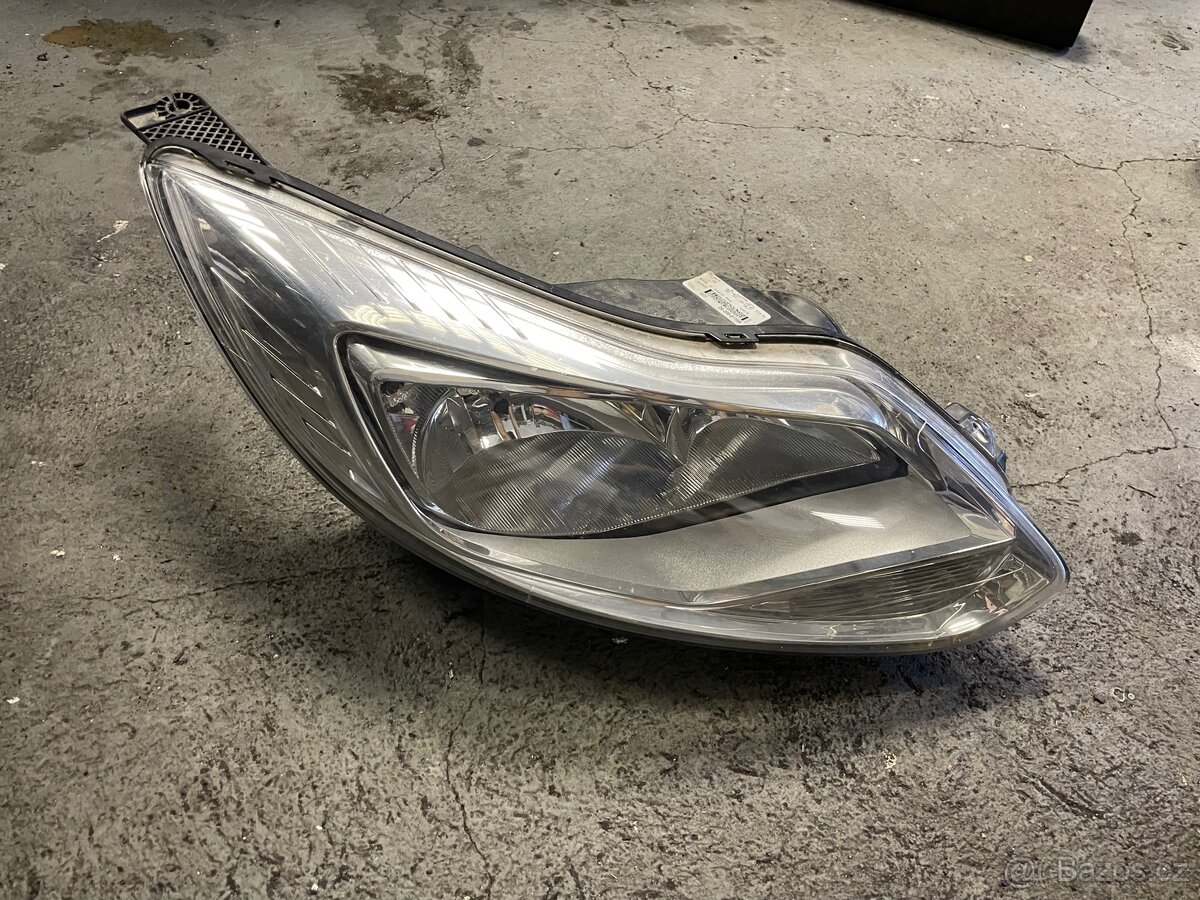 Přední světla Ford Focus mk3 2011-2015 - 3