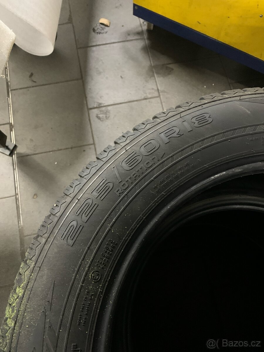Zimní pneu Nokian WR SUV 4 225/60 R18 - 3