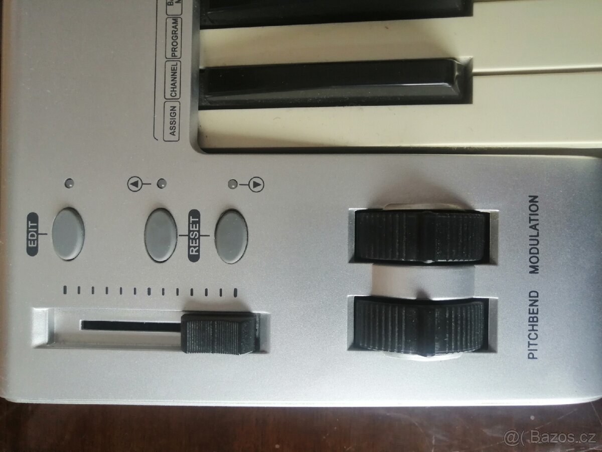 Prodám midi klávesy Fox: KeyControl 49 - 3