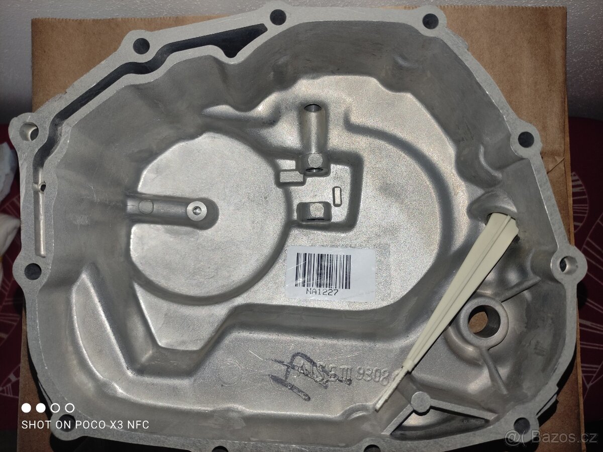 JAWA 125 Dandy - levé víko motoru - uloženka - 3