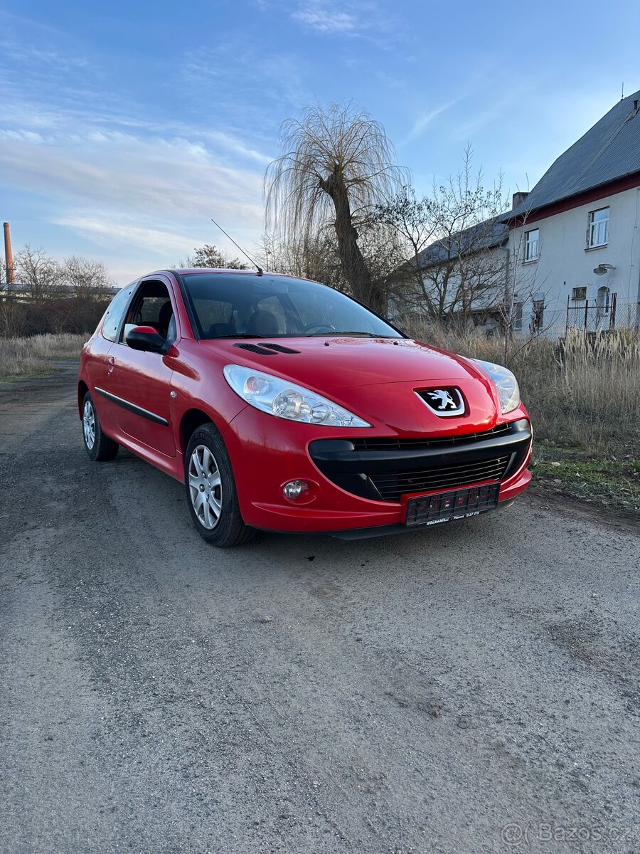 Peugeot 206 plus 1.1 benzin 44kw NOVÁ STK, SERVISKA - 3