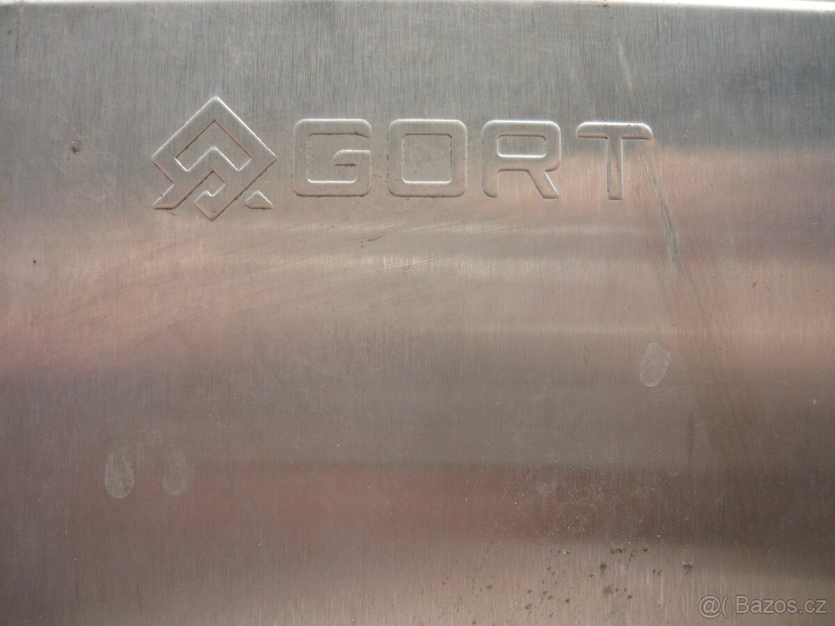 NEREZOVÁ SKŘÍŇ - 3