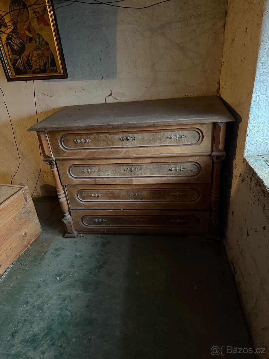 Komoda - 3