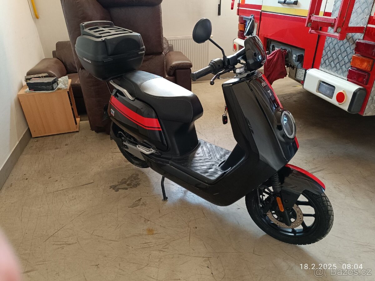 Elektroskůtr Niu NQi GTS Sport - 3