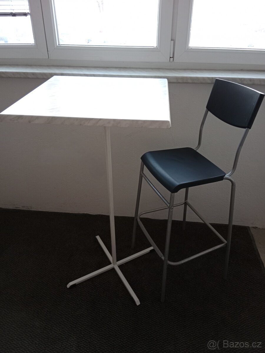 Barové stoly dvou velikostí - 3