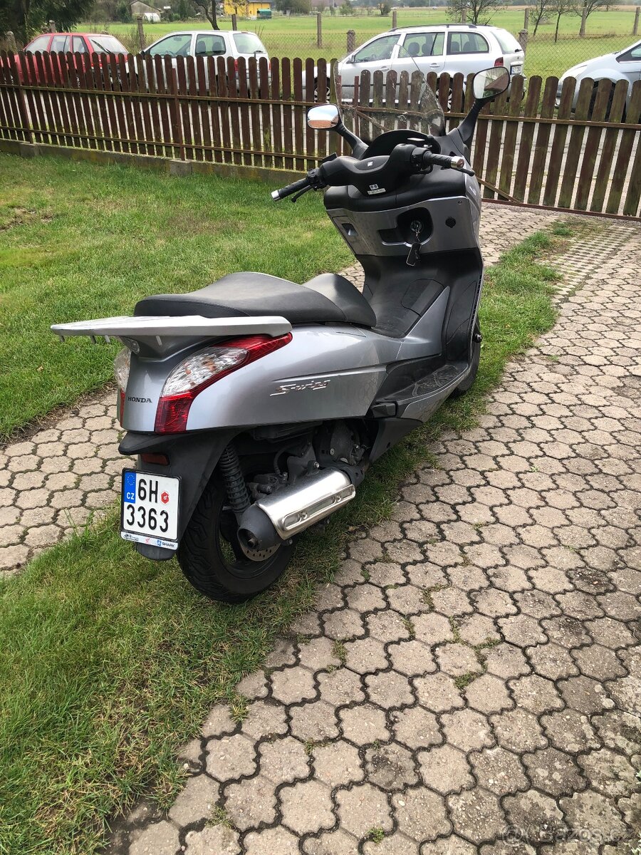 Honda S-wing 125 - 3