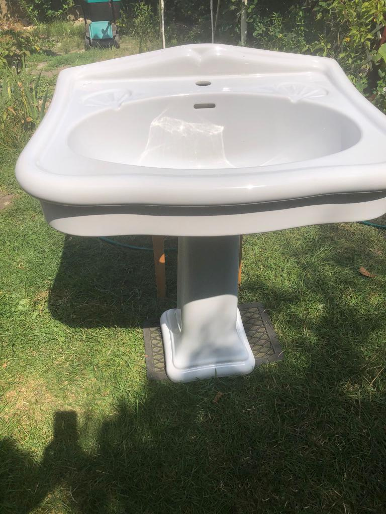 Umyvadlo s nohou - 3