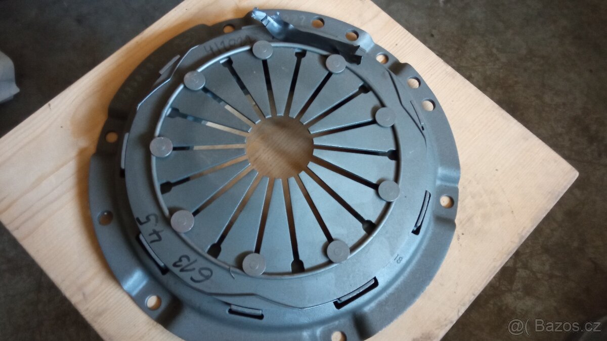 Tatra 613 přítlačný talíř - 3