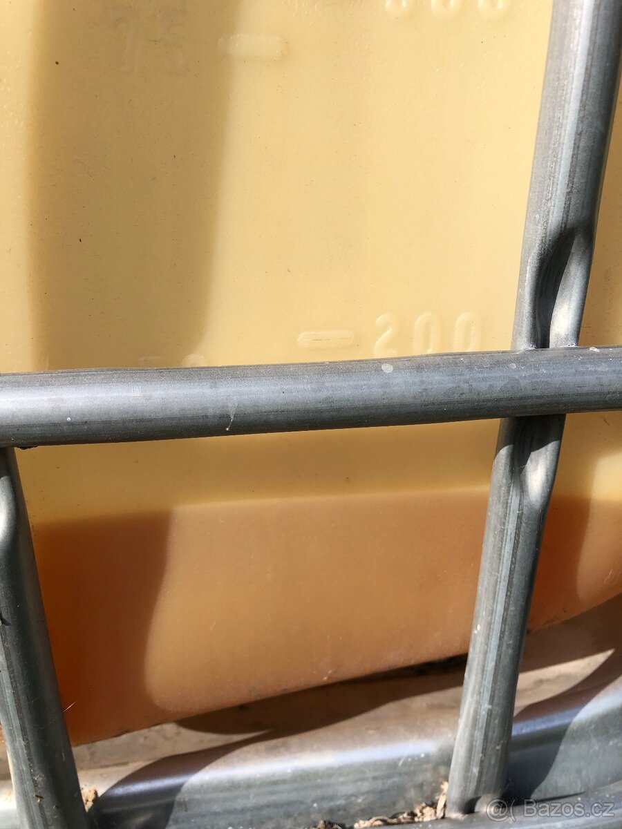 IBC kontejner - nádrž na 1000l se zbytkem nafty - 3