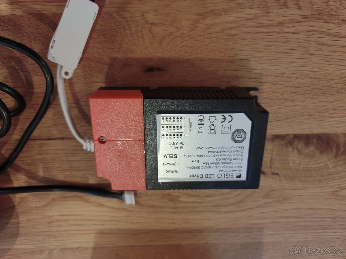 Sleva 50% LED bodová svítidla EGLO RGB - 3