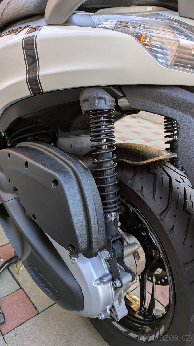 Piaggio Beverly 350 - 3