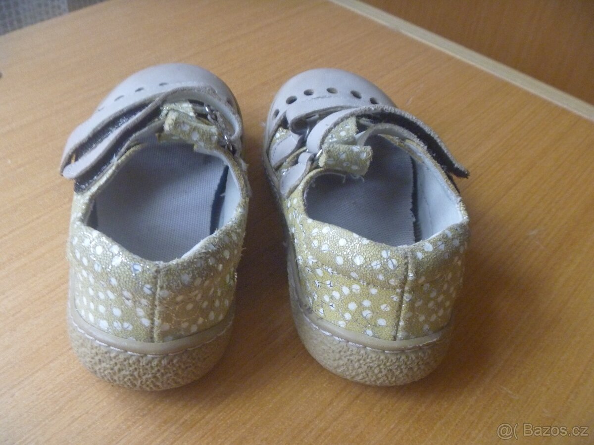 zlaté barefoot sandálky vel. 29 - 3