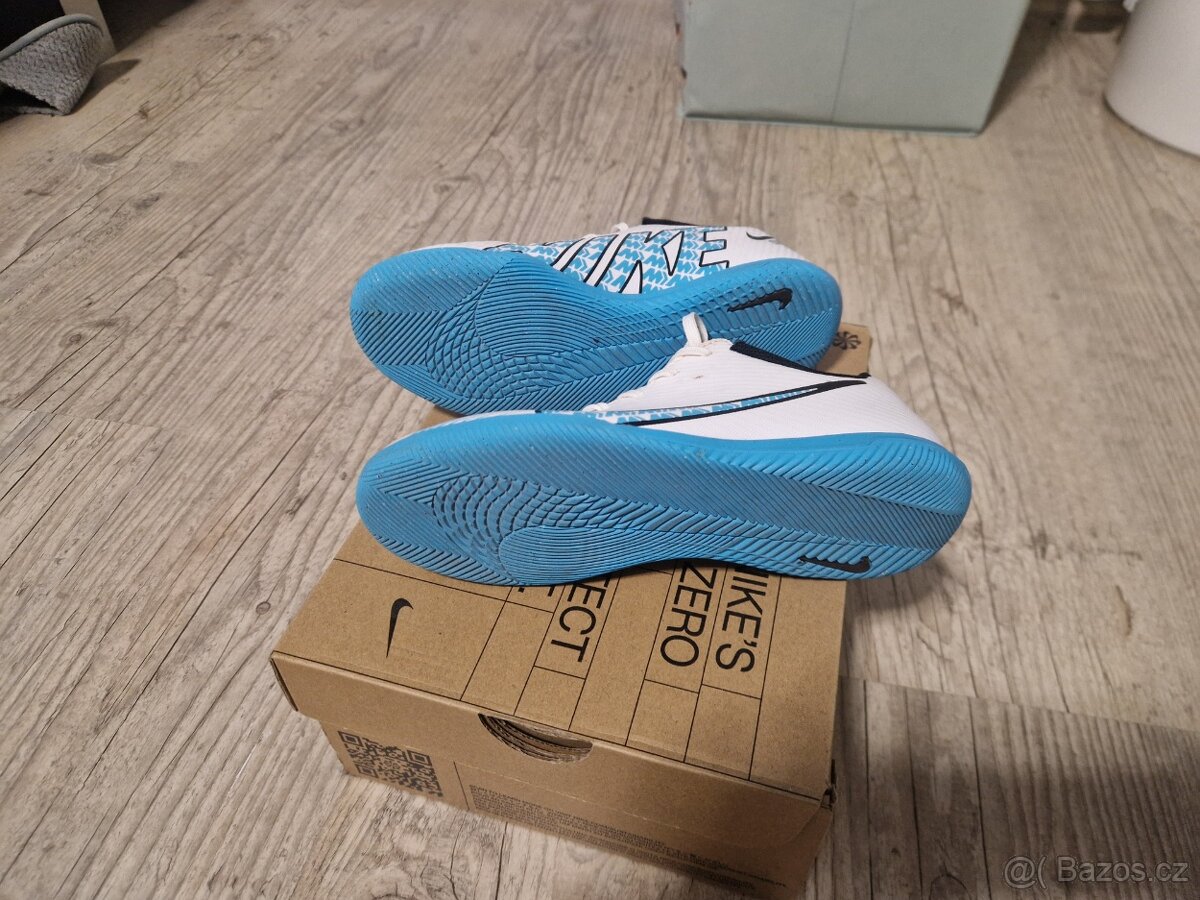 Salovky Nike vel.33,5 - 3