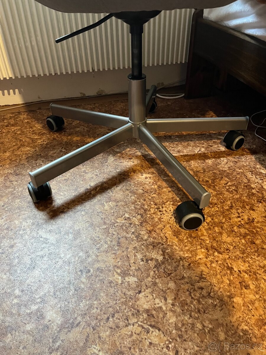Otočná židle IKEA SKRUVSTA - 3