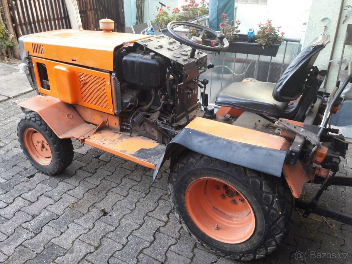 Traktor + příslušenství - 3