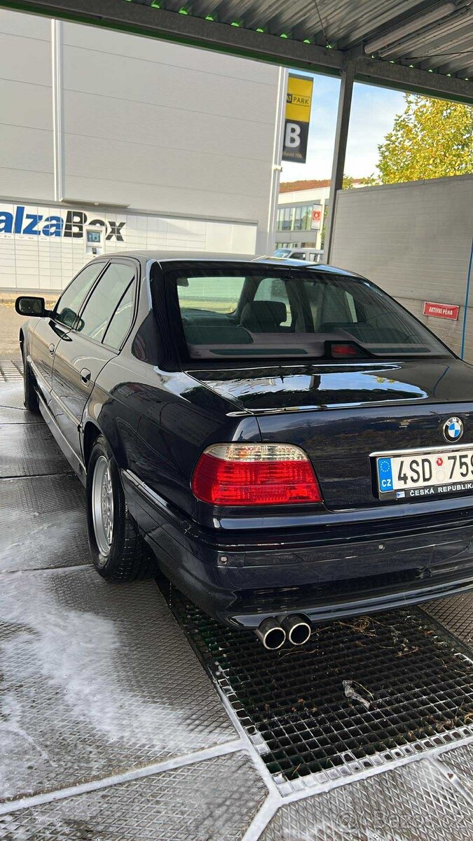 BMW e38 740i - 3