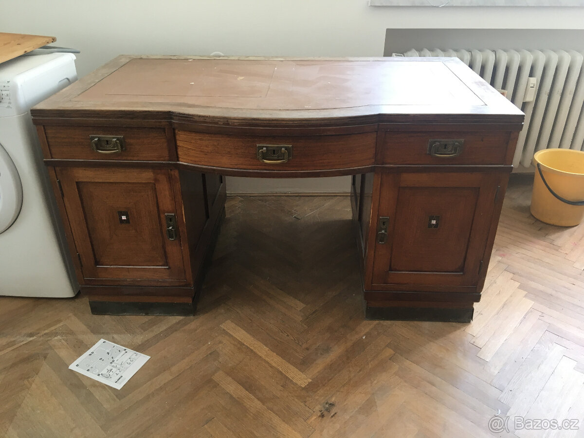 Ředitelský psací stůl - 3
