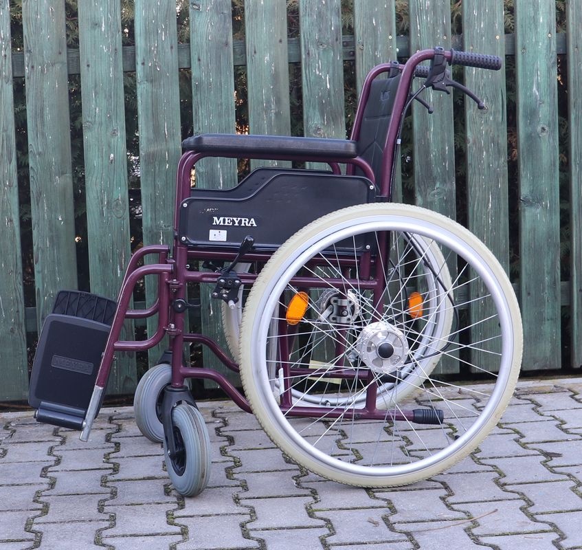 043-Mechanický invalidní vozík Meyra. - 3