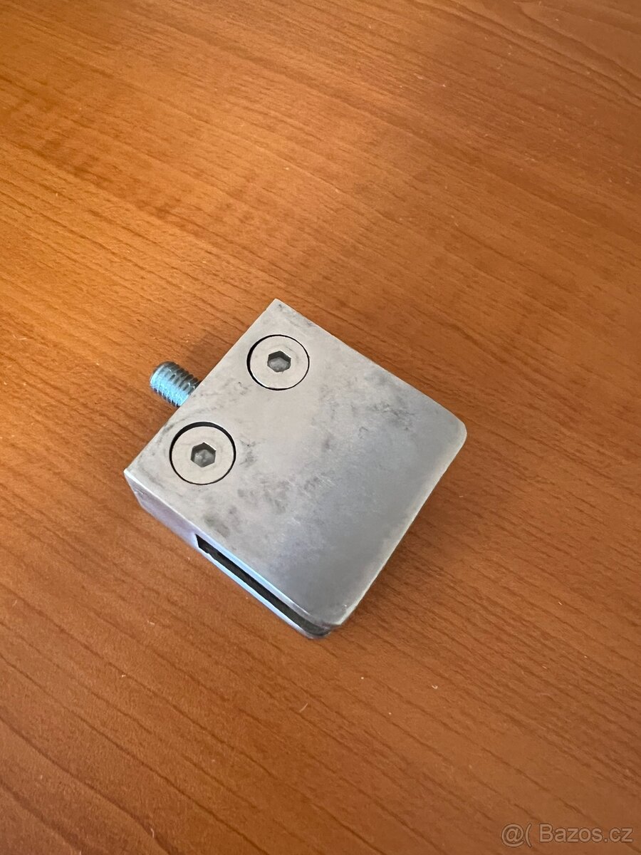 držák skla/plechové výplně - 3