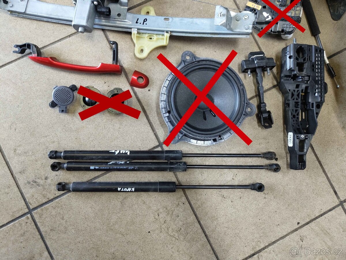 Díly ze dveří, z kufru,... Clio IV - 3