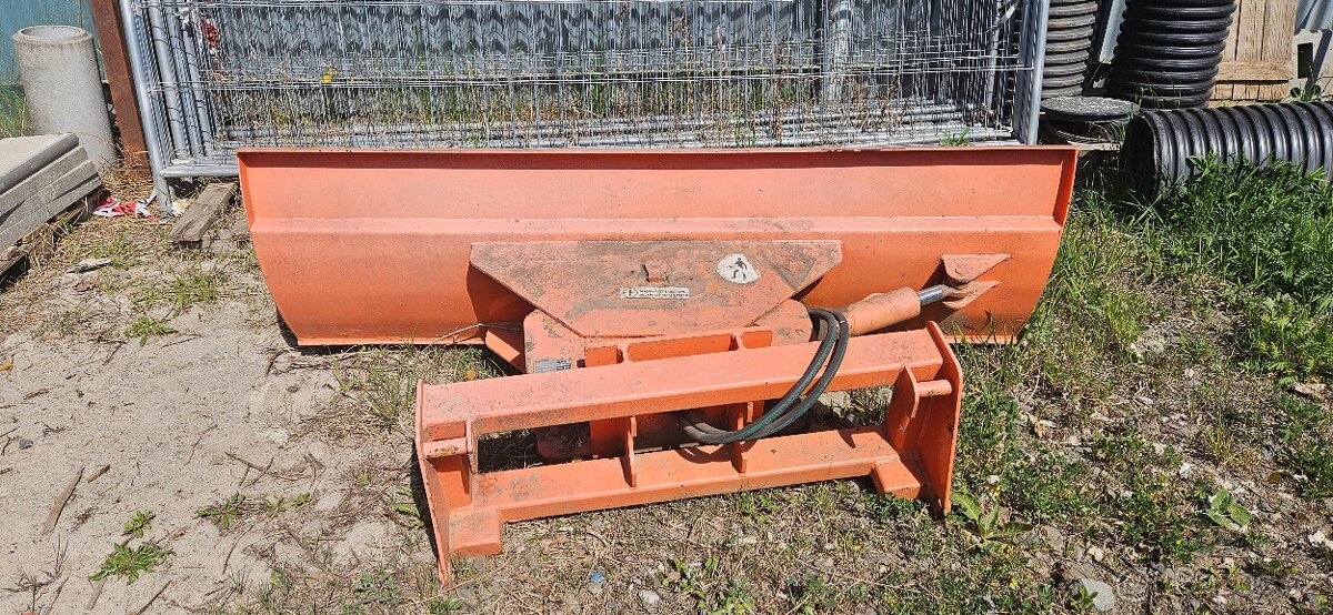 Locust 903 - 3