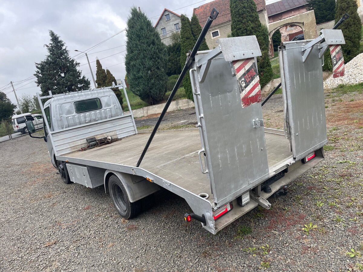 Odtahový speciál Toyota dyna