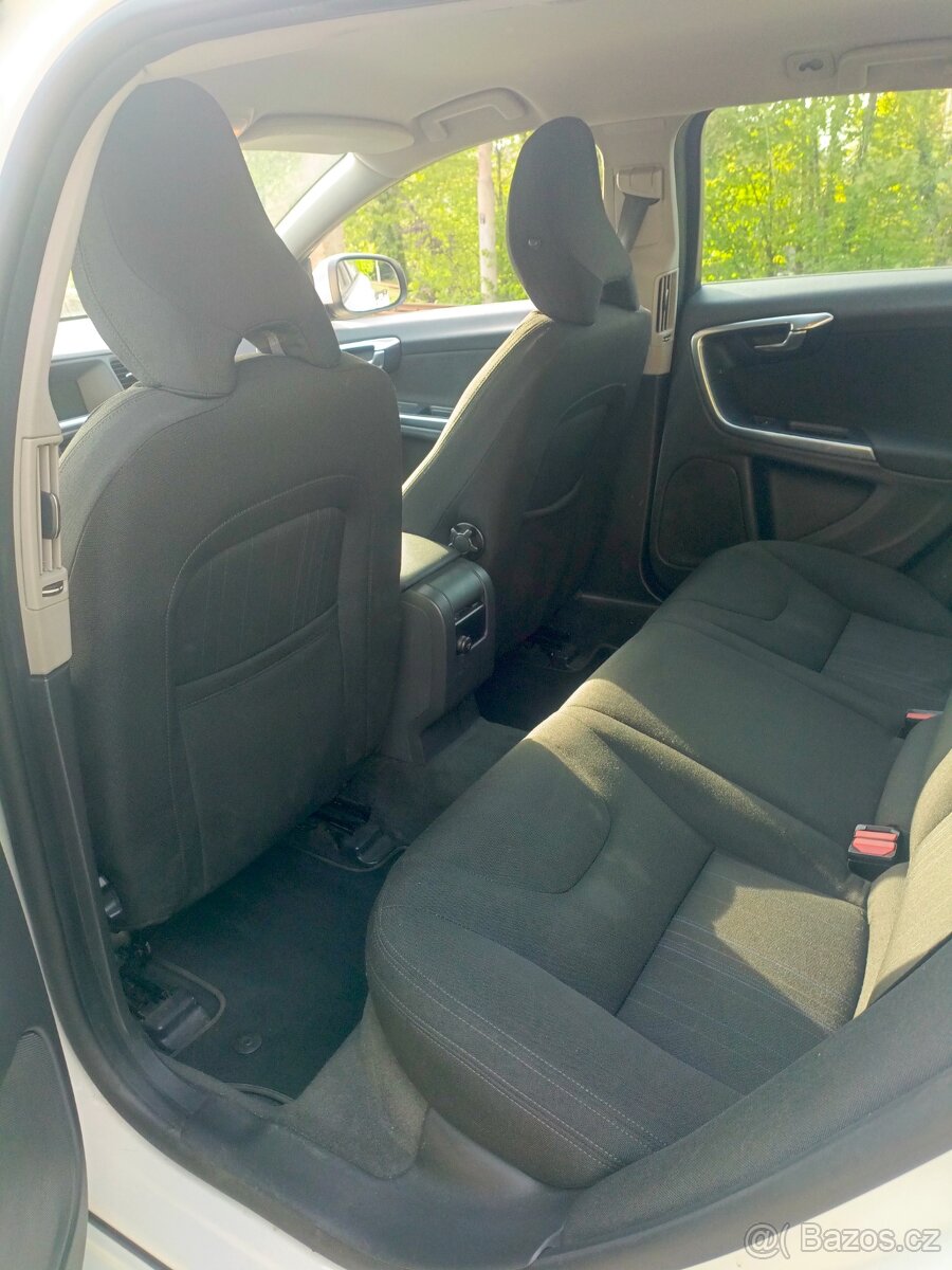 Volvo v60 rv.2013 2.0 tdi 100kw - 3